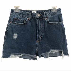 BDG Short Mom Distressed Size 27